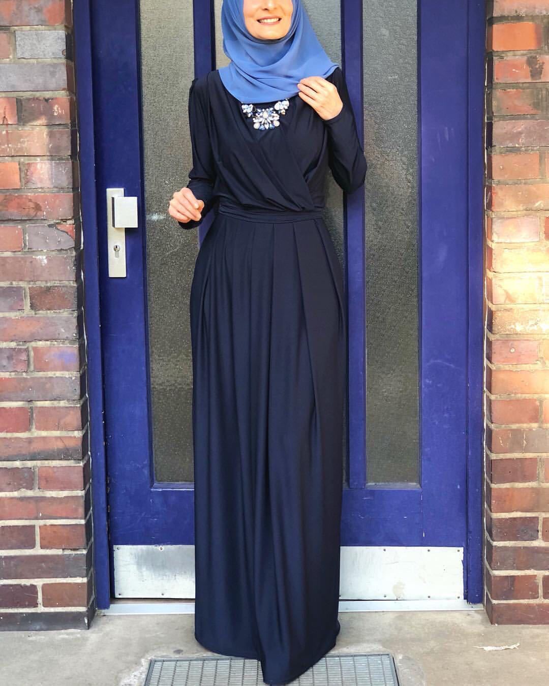 Cross Top Long Abaya